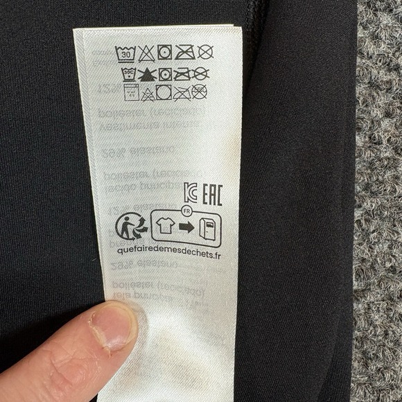 On Cloud Run Studio Dress Size M Black NWT - Picture 9 of 16